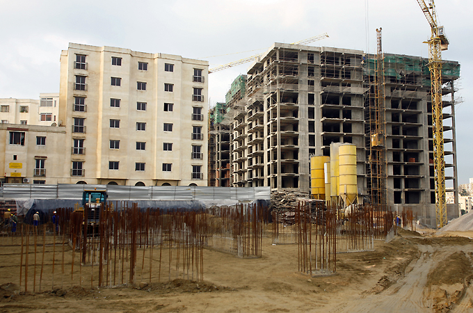 Contractors ask for Fiscal Cuts to Save Housing Projects