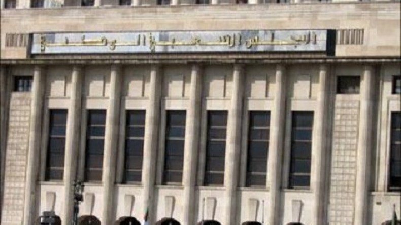 جميعي يعتدي على الأمين العام للبرلمان