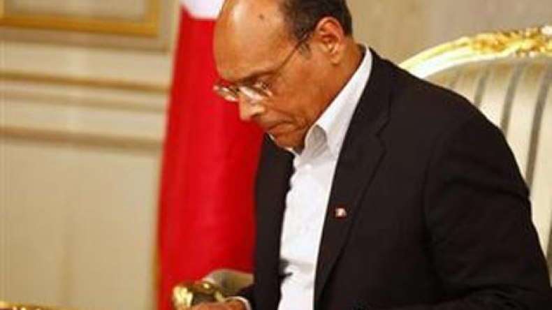 المرزوقي يتفقد سير عملية مطاردة المسلحين على الحدود الجزائرية