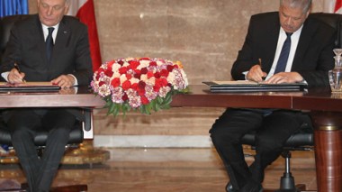 La visite d’Ayrault a ouvert le dossier des pieds noirs et a brisé  la proposition du Maroc