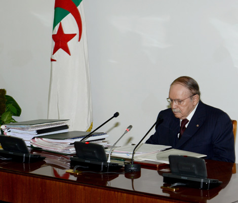 30 Corruption Files on Bouteflika's table