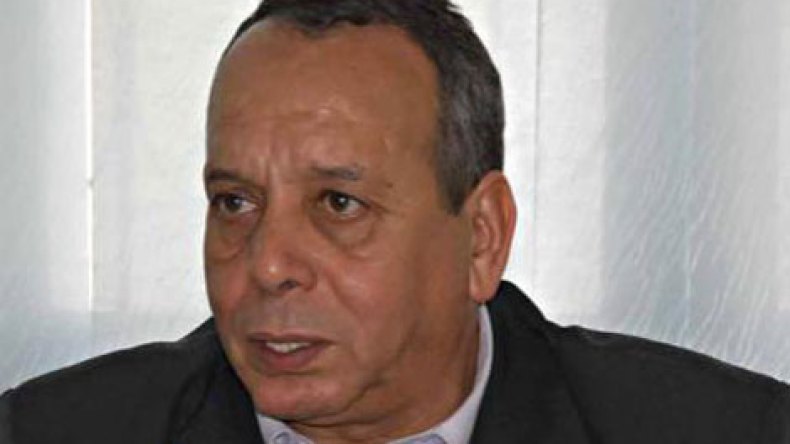 جباري يقنع 4 لاعبين بالبقاء وعبدلي يطالب بتسريحه