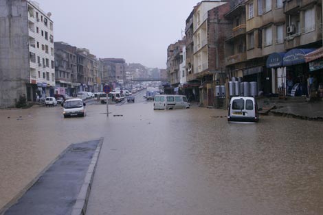 10 deadly catastrophes threaten 36 provinces in Algeria