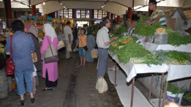 Algerians' Consumption of Food Products to Decline by 20% in Ramadan, Union of Traders say