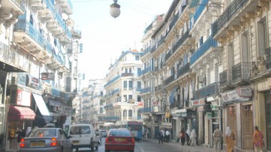 Traders will have to pay 500,000 DZ if they close shops on Eid