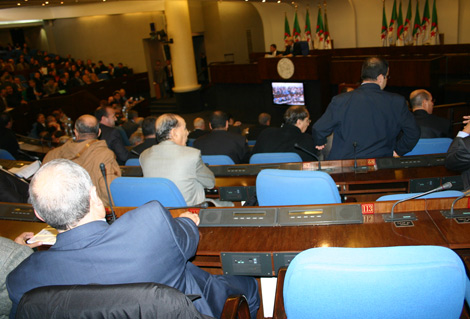 Algeria to make inventory of 70,000 elected people and officials property