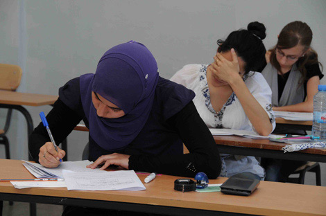 Baccalaureate scandal: Anti-riot police quell demonstration by cheating candidates in Algiers