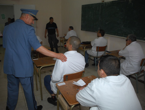 Lawyers : Bouteflika almost pardonned all prisoners