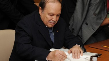Algeria: fourth term tears up presidential wing