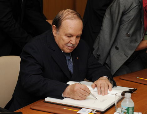 Algeria: fourth term tears up presidential wing