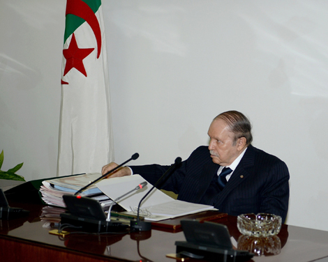 Murkiness surrounding constitution revamping and fourth presidential mandate