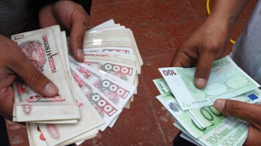Euro value slumps by 400 dinars at “Square” informal stock exchange market”