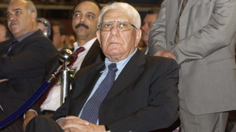 جثمان الشاذلي بن جديد يوارى الثرى بمقبرة العالية