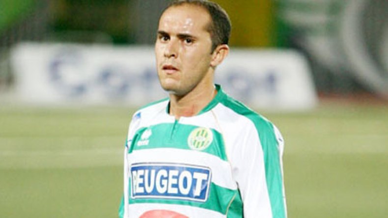 مولودية بجاية تضمن خدمات دحوش