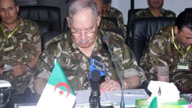 Gaïd Salah renforce les frontières sud