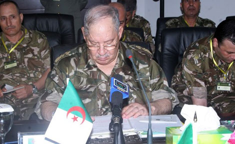 Gaïd Salah renforce les frontières sud