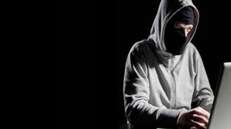 طالب جامعي ينتحل هوية “صدام حسين” ويخترق مواقع إلكترونية حكومية