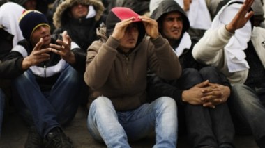 Algerian illegal immigrants flee detention center in Italy