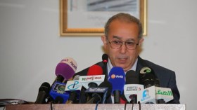 لعمامرة: الجزائر مع الحل السلمي في حلحلة الأزمات في الدول العربية