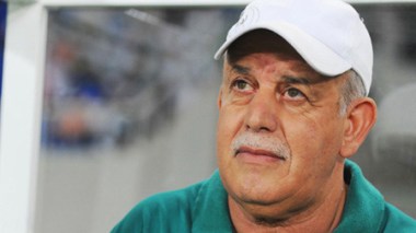 Senior state officials and F.A.F members want coach Saâdane to replace Hallilodzic