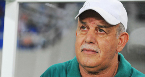 Senior state officials and F.A.F members want coach Saâdane to replace Hallilodzic