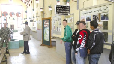 Algeria defense ministry suggests to reduce national service to 12 months