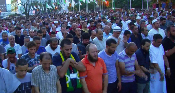 Les habitants de Tizi Ouzou descendent par milliers pour signifier  une réponse civilisée aux violeurs du caractère sacré de Ramadhan