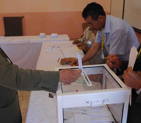 45 jours devant  Bouteflika et ses «concurrents» pour déposer les dossiers de candidature