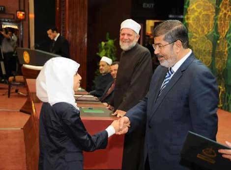 Algerian Little Girl awarded “International Quran Prize” in Egypt