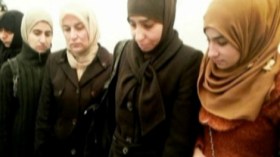 سوريا تفرج عن 64 سجينة في إطار اتفاق لتبادل الرهائن