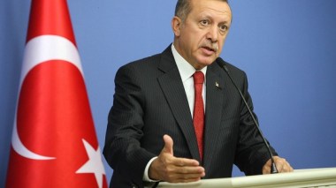Erdogan accuse Washington d'avoir livré des armes aux Kurdes syriens