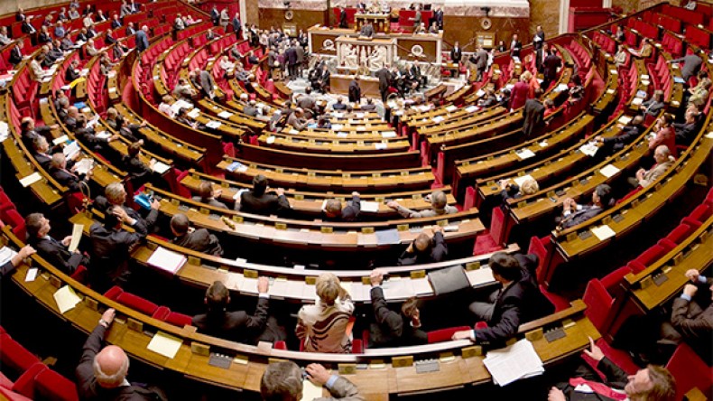 جزائريون ارتكبوا مجازر في حق الفرنسيين في 5 جويلية 62 بوهران!