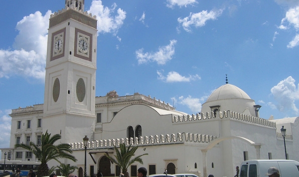 Grande Mosquée d’Alger : L’imam appelle à rejeter la violence