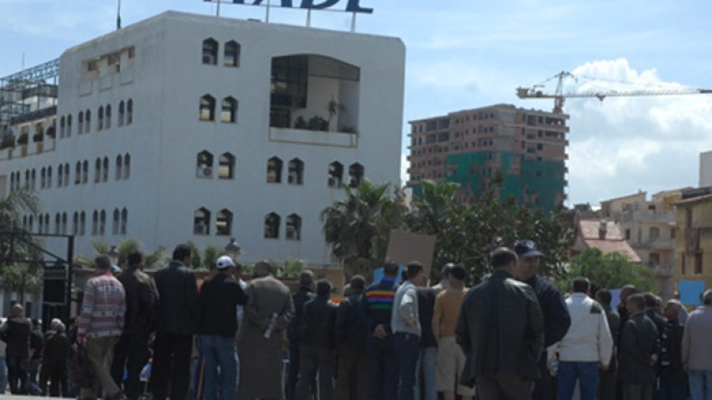 مكتتبو “عدل 2” بتيبازة يحتجون على تأخر انطلاق المشروع