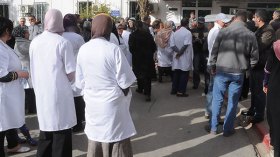 اتحادية عمال الصحة تطالب بإدماج 25 ألف مستخدم في مناصبهم