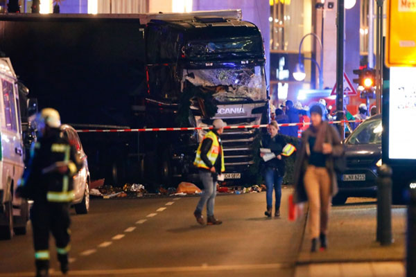 Berlin : Un camion fonce sur une foule , 59 victimes