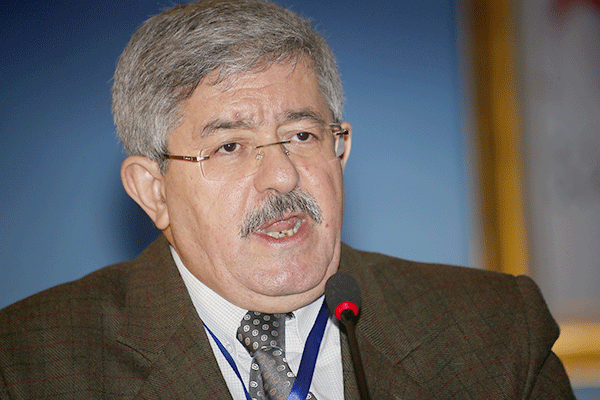 Ouyahia à propos du tifo d’Ain Mlila:«Nous ne sommes pas un peuple d’ingrats»