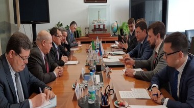 Alger et Moscou en faveur d’une reconduction de l’accord de réduction de la production