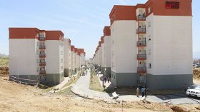 أفارقة يغزون سكنات “عدل” الشاغرة ويعيثون فيها فسادا بوهران