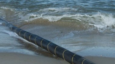 Le câble sous-marin reliant Annaba-Marseille déterré
