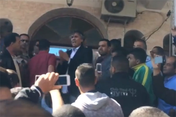 Chlef: Nekkaz traque Chakib Khelil dans une zaouïa
