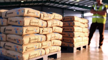 Béchar: Bouchouareb annonce trois projets historiques