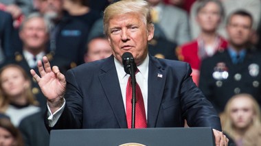 Un juge fédéral bloque la nouvelle version du décret migratoire Trump