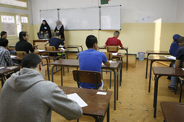 Officiellement, des brouilleurs pour lutter contre la triche au Bac