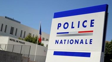 France :huit blessés dans une fusillade devant une mosquée