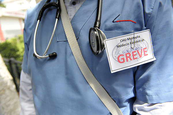 Les médecins résidents poursuivent leur débrayage