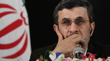 Après avoir banni les réseaux sociaux, Ahmadinejad rejoint Twitter