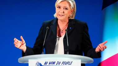 Marine Le Pen se met en congé de la présidence du FN