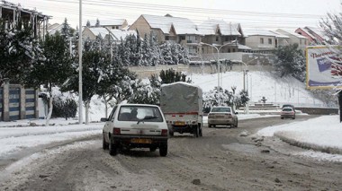 Chute de neige : 13 axes routiers bloqués