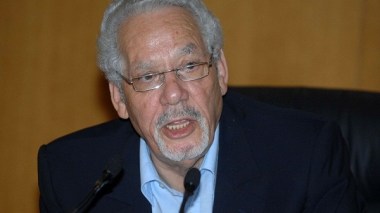 Armée: Nezzar critique la loi sur le droit de réserve